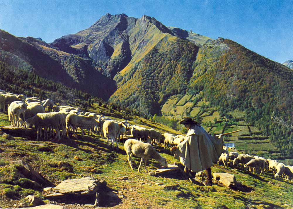Folklore Biroussan, distribution de la ration de sel en haute montage de l'Ariège
